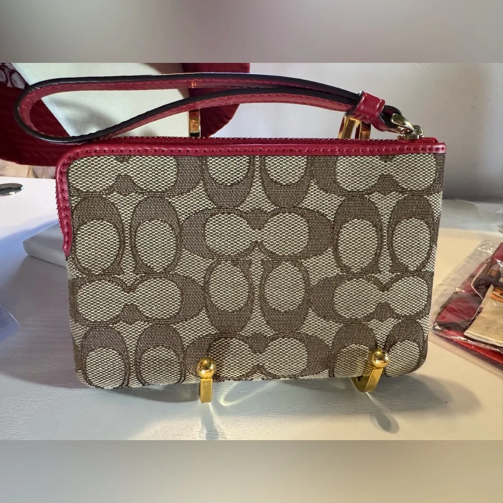 Coach Tan and Red Signature Wristlet and a Coach bucket hat NWT - Picture 9 of 13